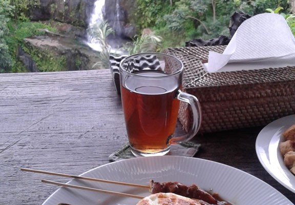 Layana Warung