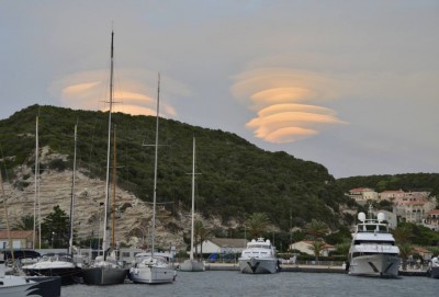 I think this is called a lenticular cloud or saucer cloud or pretty sweet looking cloud.