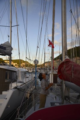 Apparently crew members with a different nationality than the boat can hoist their national flag on the starboard side! 