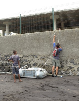 Paul getting help from the kids to lock the dinghy