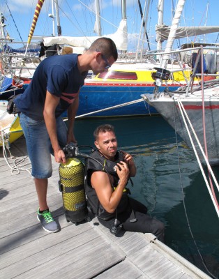 Professional hull cleaning