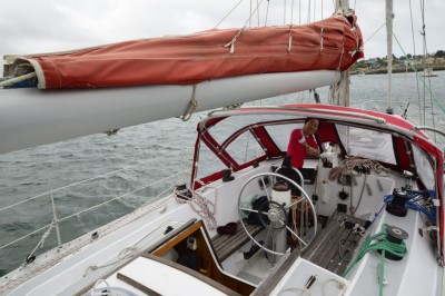 Sundy qui remonte la quille avant l'échouage sur l'ile de Batz