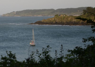 Arbutus anchored at Belle-Île-en-Mer