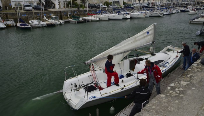 One of the sailboats in the race with her broken mast :(