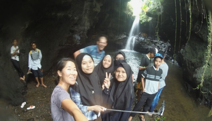 Burung Walet waterfall
