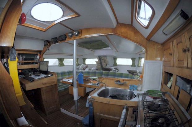 arbutus_sailboat_interior