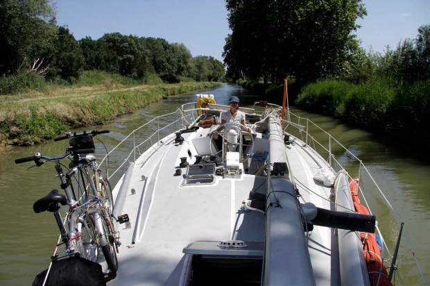 arbutus_sailing_cannal
