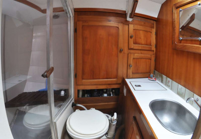 bathroom1